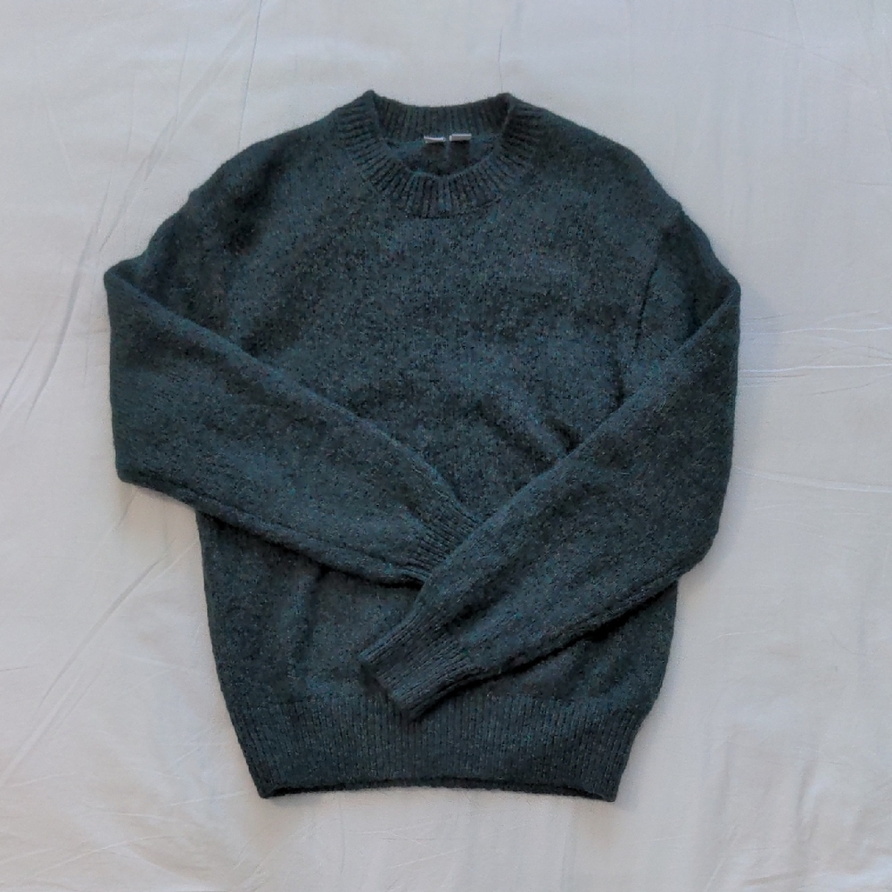 Uniqlo Men's Dark Green Crewneck Sweater
